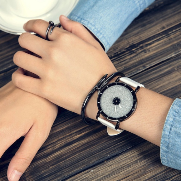 NEW Unisex Glitter Leather Strap Quartz Watch - Picture 4 of 4